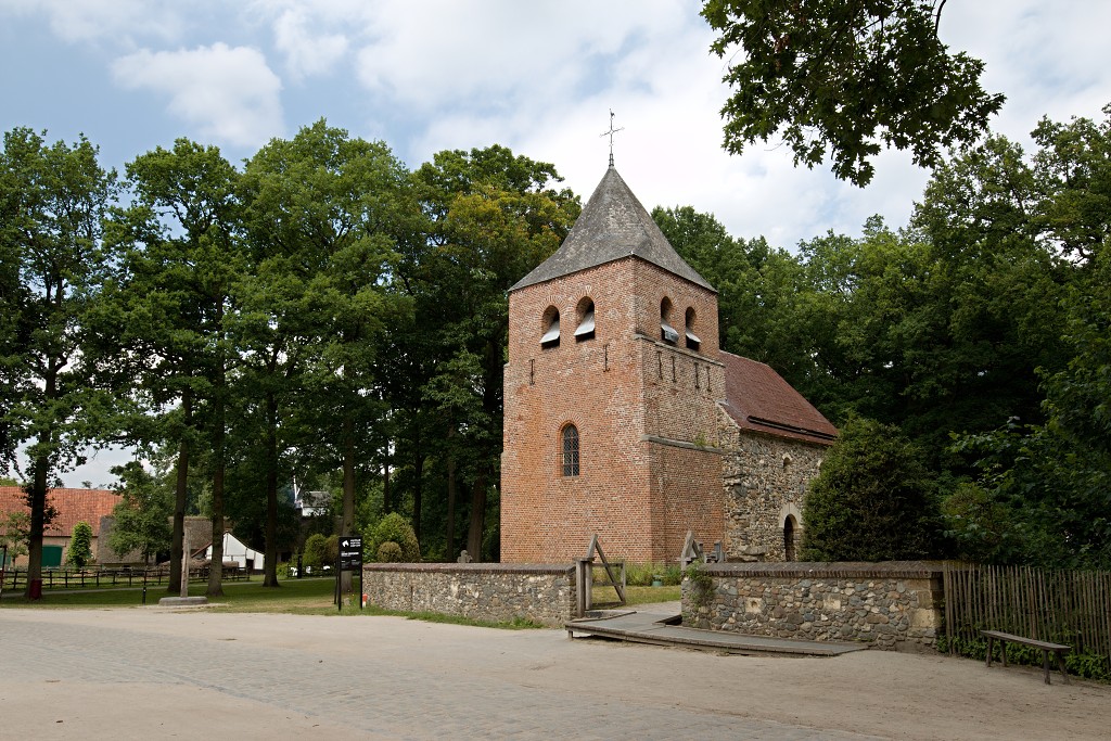 Openluchtmuseum Bokrijk museum belgie hoeve boerderij geit station molen kasteel kerk smidse